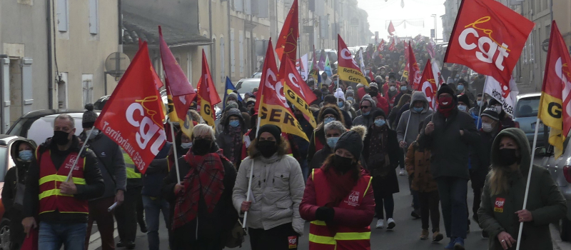 Grève et manifestation pour l'augmentation des salaires.