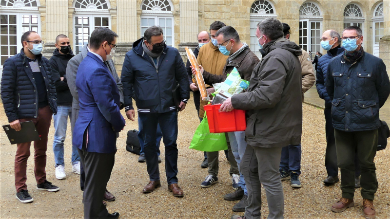 Les agriculteurs à la rencontre du préfet, la loi EGalim et les clauses-miroirs.