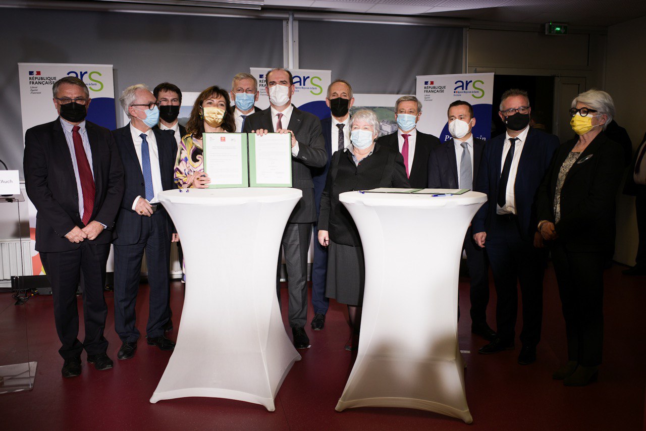 Jean-René Cazeneuve était présent à la signature de la convention entre l'Etat et l'hôpital.