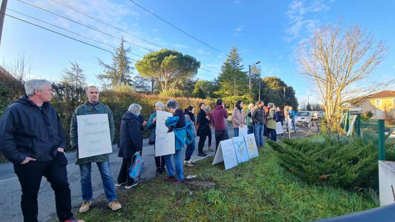 Les éleveurs de volailles en plein air bio dénoncent un scandale