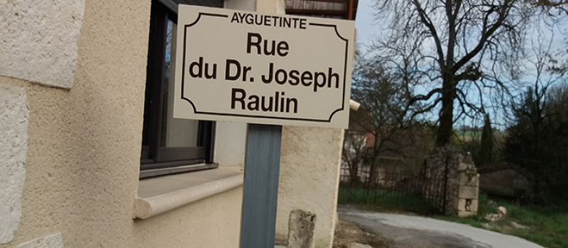 Petit village, petite rue, pour un grand Monsieur