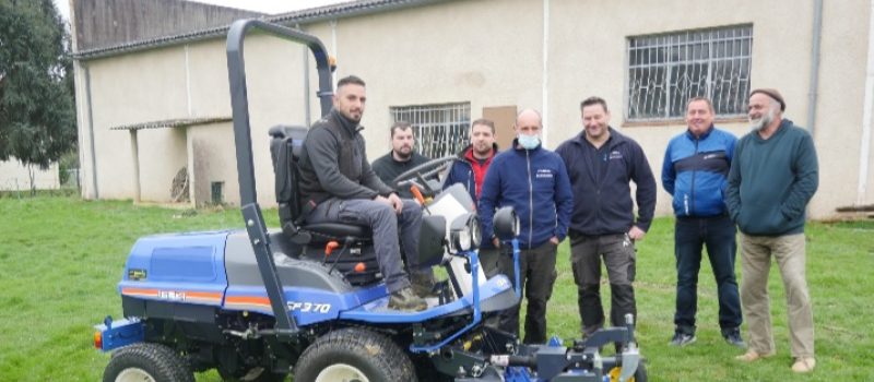 Réception d’une nouvelle tondeuse pour la municipalité de Fleurance.