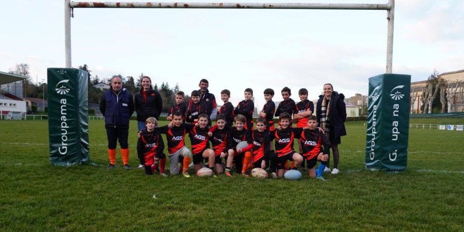 UAV RUGBY - REMISE MAILLOTS M12 - PHOTO 3 comp.JPG