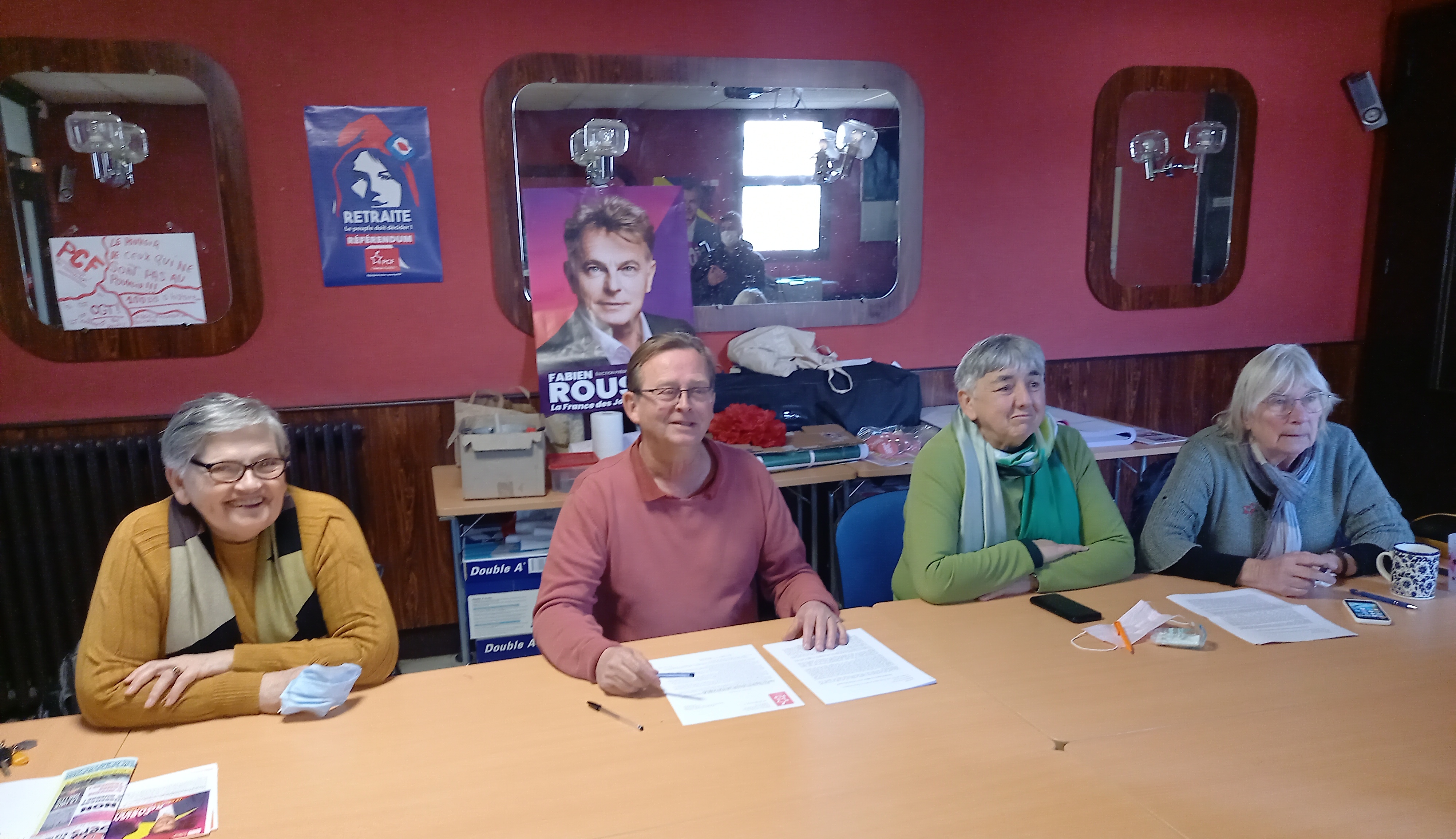 Eric Cadoré entouré de Monique Mesa, Maryse Dellac et Renée Serant.