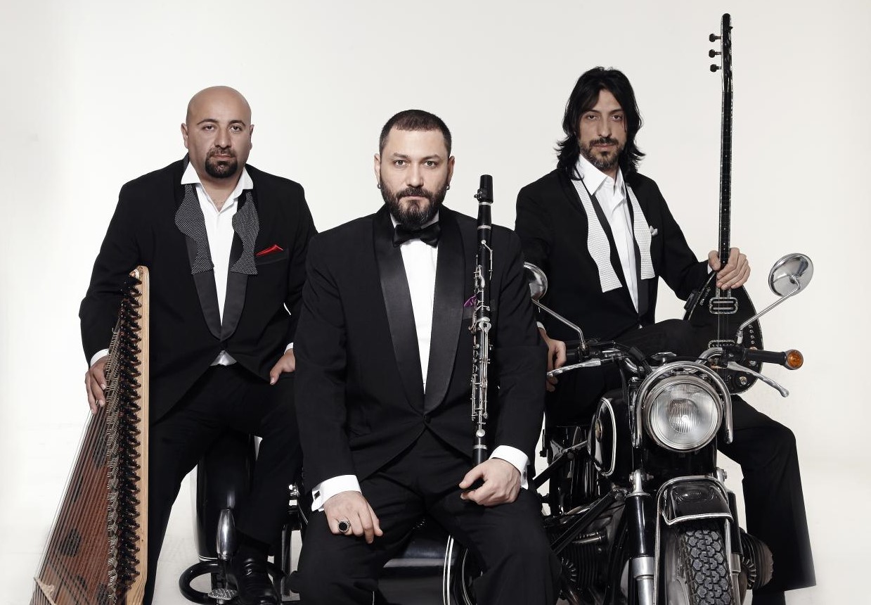 Hüsnü Şenlendirici, un trio mythique !