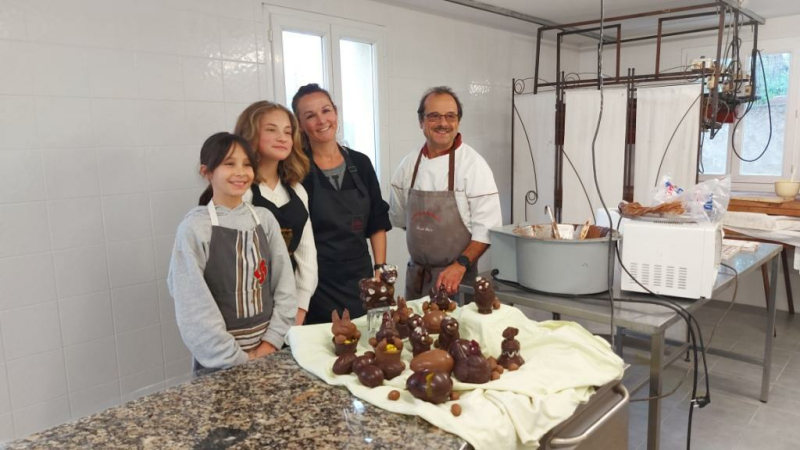 Un atelier chocolat pour fabriquer  ses sujets de Pâques !