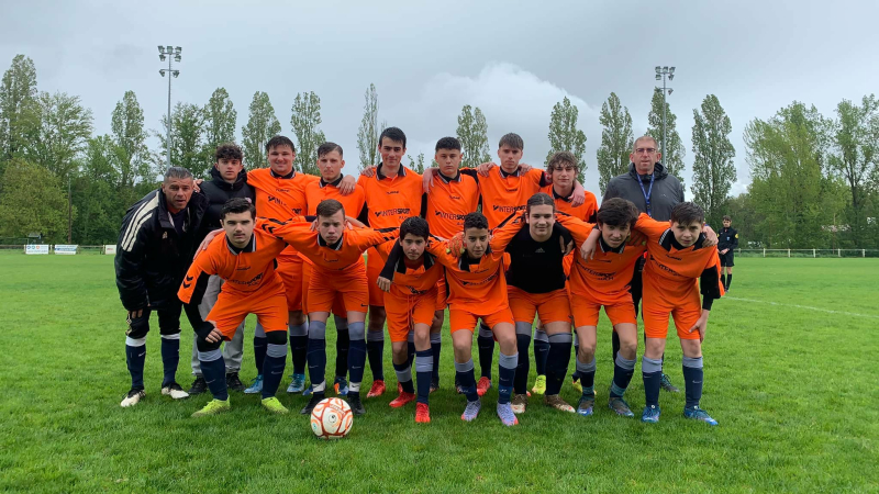 UAV Football : les U 17 premiers de la 2ème phase et champions !