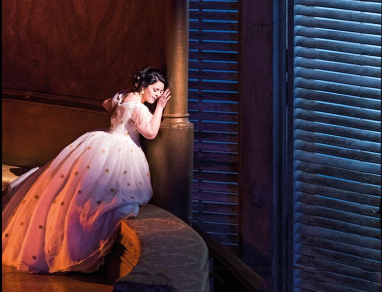 traviata sans.jpg