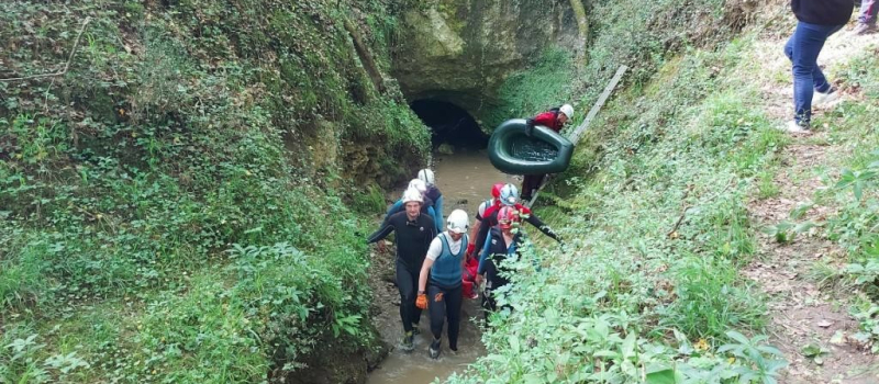 Exercice en conditions réelles de secours spéléo  dans la grotte du Pont du Diable à Lannepax