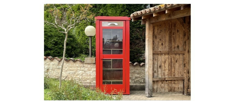 Une boîte à livres au centre du village de Roquebrune  !