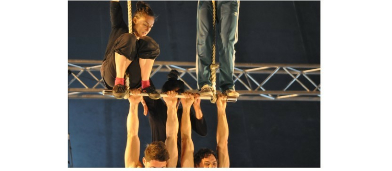 A cinq  sur un trapèze avec Cirquons Flex !