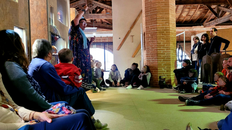 "Le monde extraordinaire " de la conteuse Véronique Grosjean- Lasserre a captivé enfants et parents.