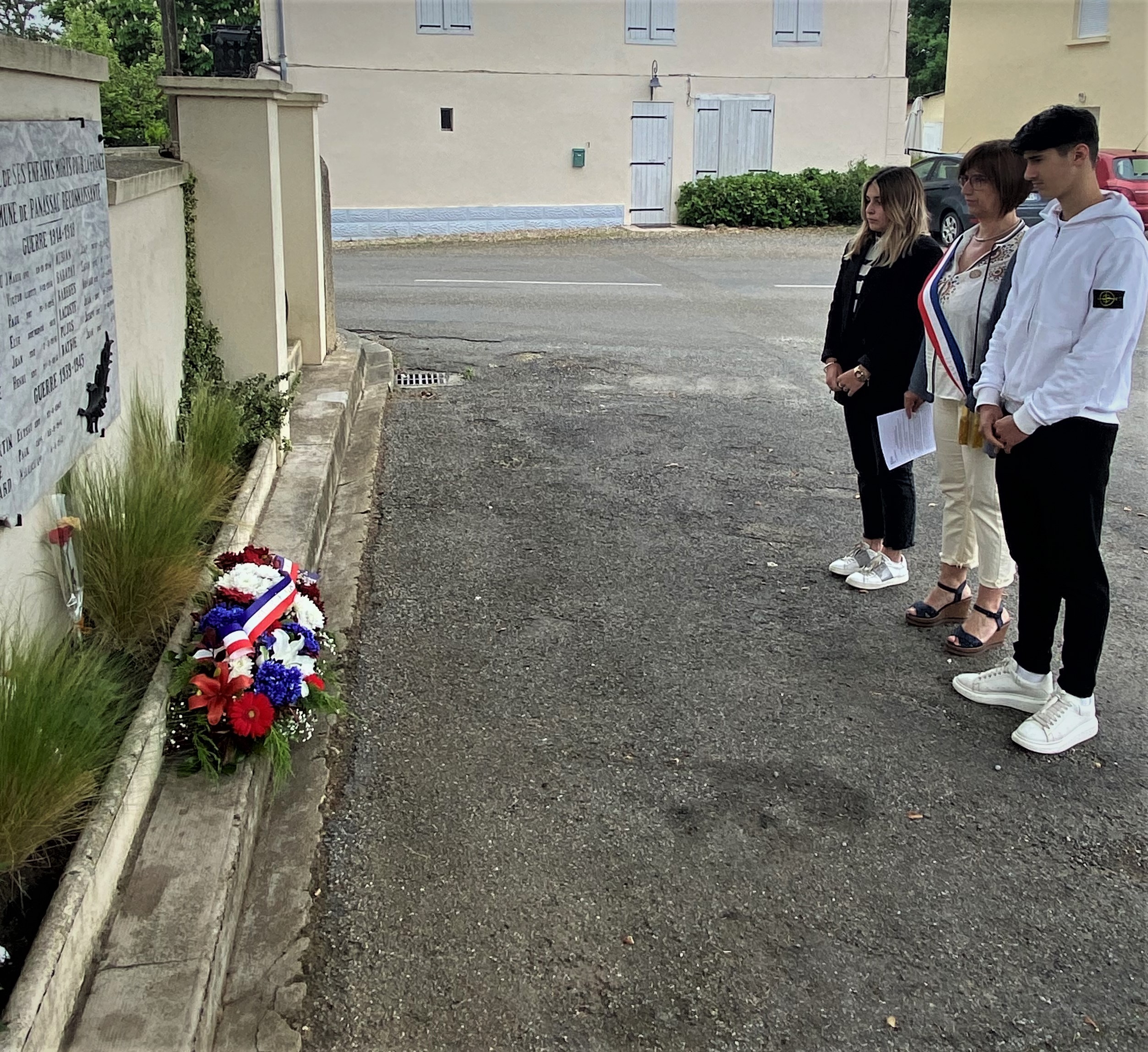 Une minute de silence et de souvenirs