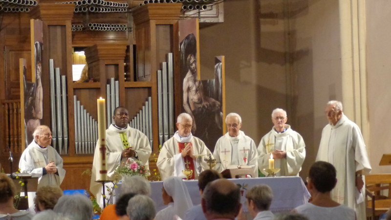 Une messe solennelle a été célébrée à la Sainte Quitterie pour fêter les 700 ans de la Bastide