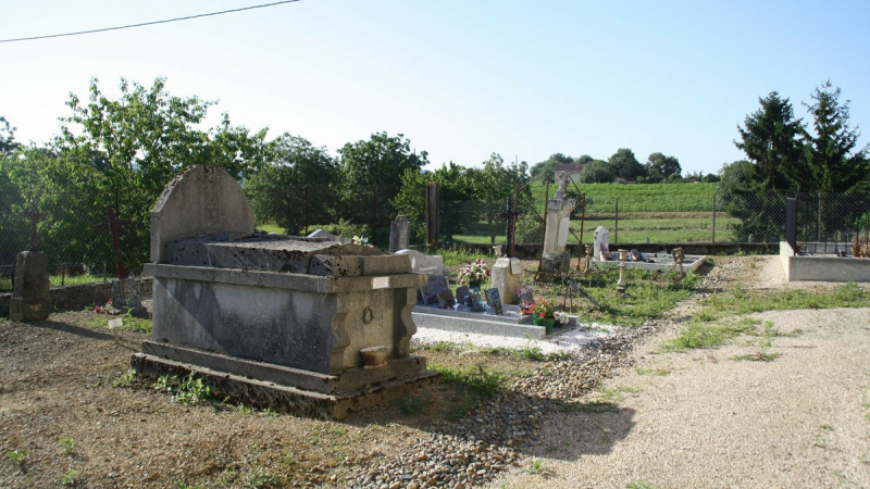 Cimetières de Miélan. Relevage de sépultures.