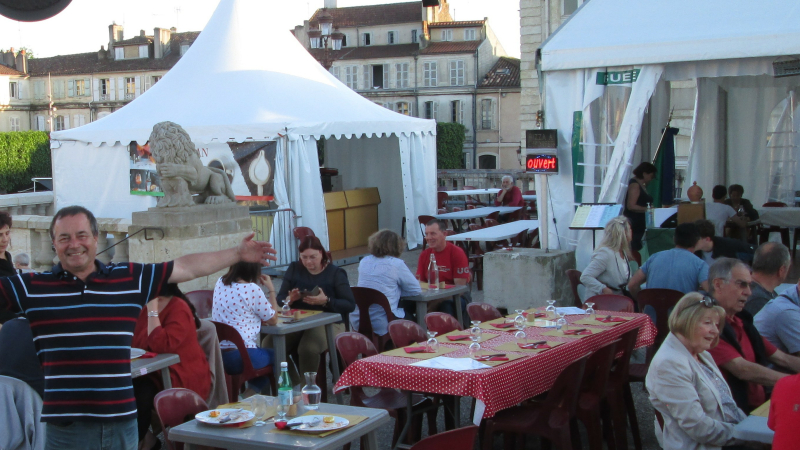 Venez vivre la dolce vita avec le village italien à Vic !