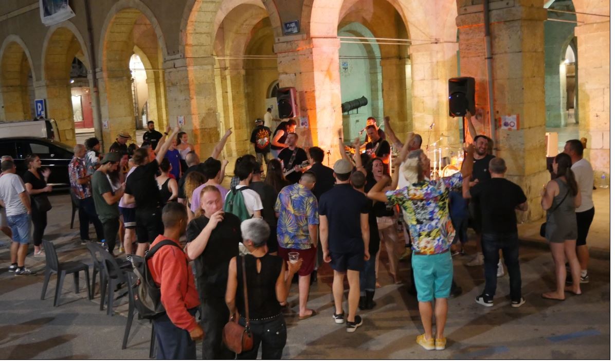 fete musique fleurance 3.JPG