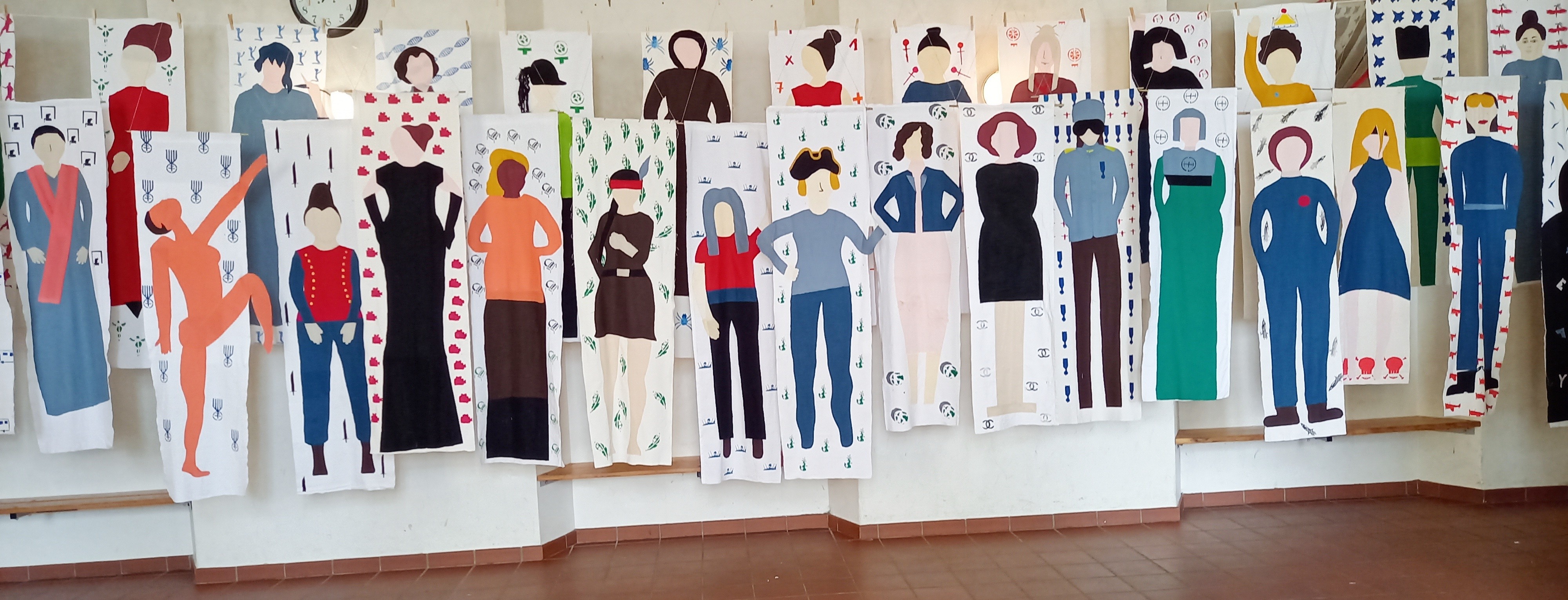 Les quarante silhouettes féminines.