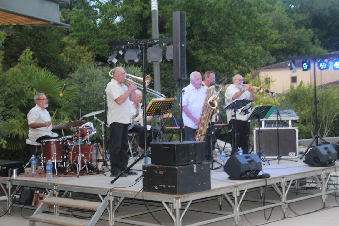 Le groupe Les petits baigneurs