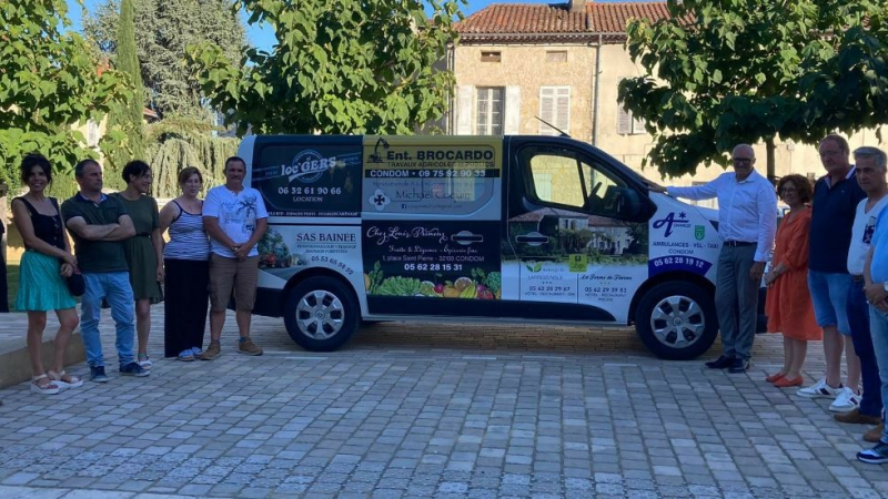 Un minibus pour les associations