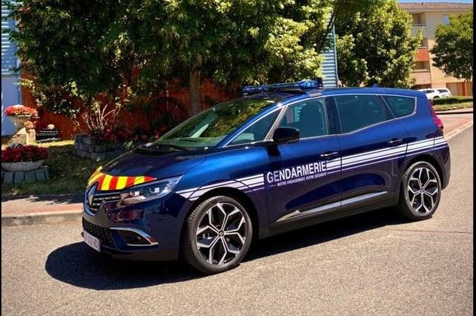 gendarmerie renault nouveau  véhicule.JPG