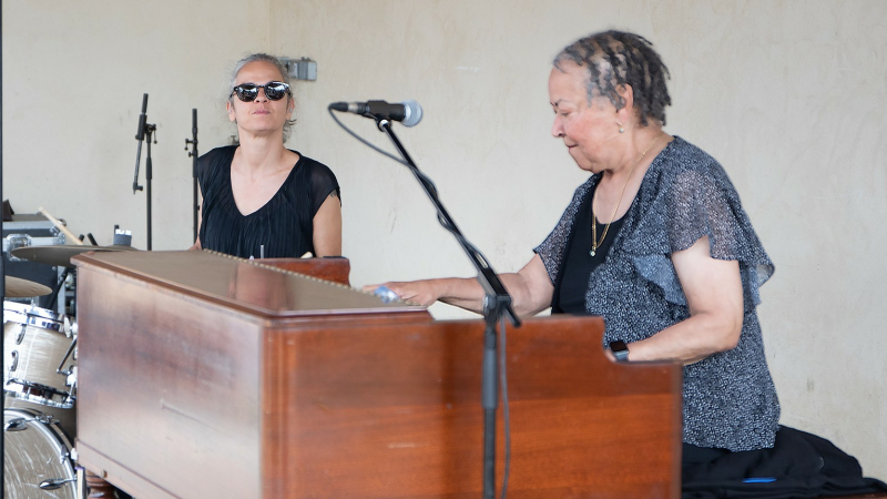 Concert de Rhoda Scott et Julie Saury devant le château de Sabazan