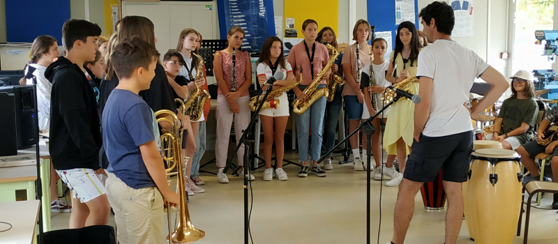 Le collège Aretha Franklin en représentation au Festival Jazz in Marciac.