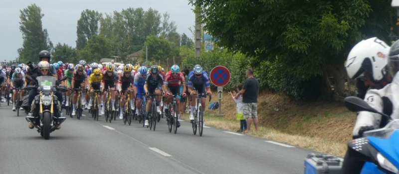 Le tour de France était  passé  la dernière fois à Seissan en 1977