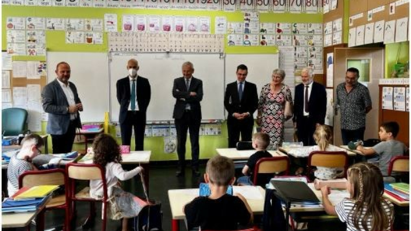 Jean-René Cazeneuve a fait sa rentrée scolaire à Pavie