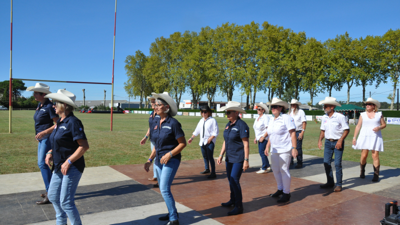 Deux clubs de country au forum des associations d'Eauze !