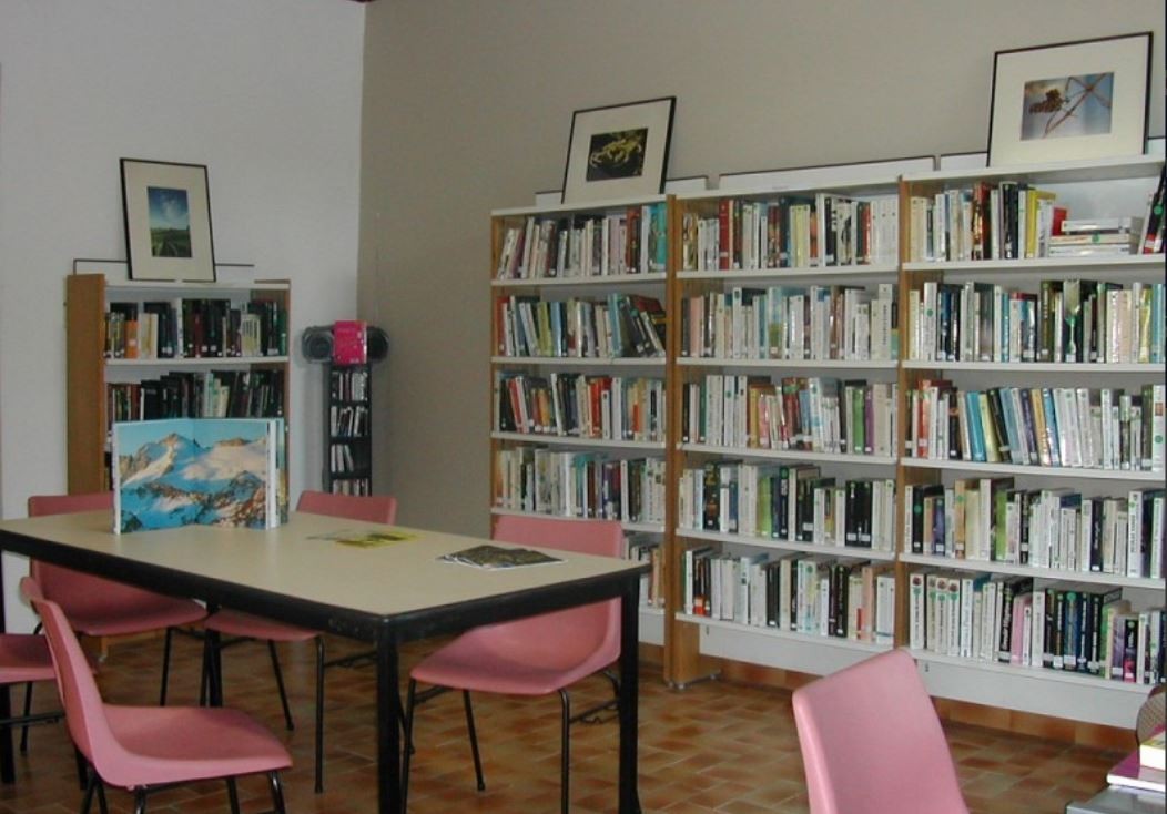 panjas bibliotheque.JPG