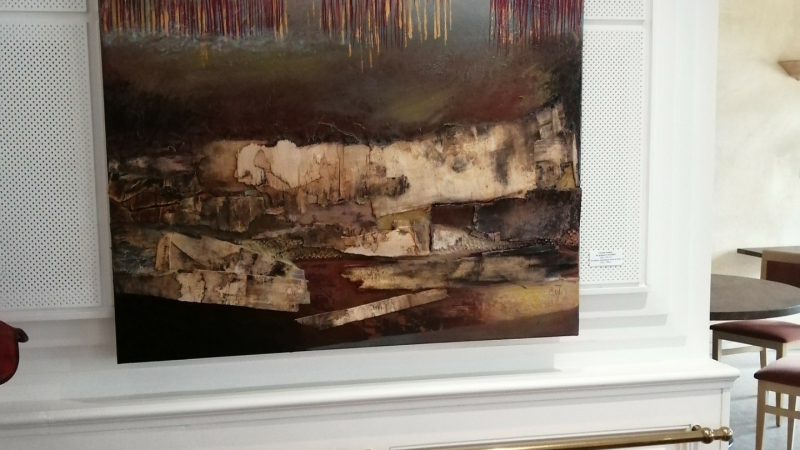 Danièle Crey : touches de couleurs et d'intéressantes textures dans sa nouvelle exposition.