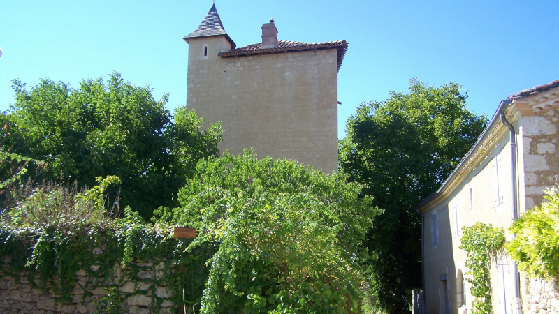 La Tour d'Homps et le Jardin de Jeanne ; une certaine nostalgie d'un passé retrouvé.