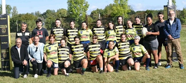 rugby Les filles et les Z'abeilles.jpg