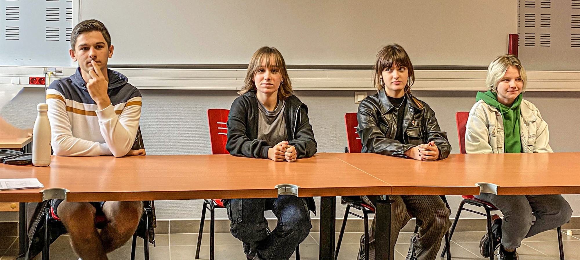 DR 0 Rolande Delord Le bureau Guilhem Iza Maëlis Bouret Eva Laffargue Taylor Vuillermot 1bis_.jpg
