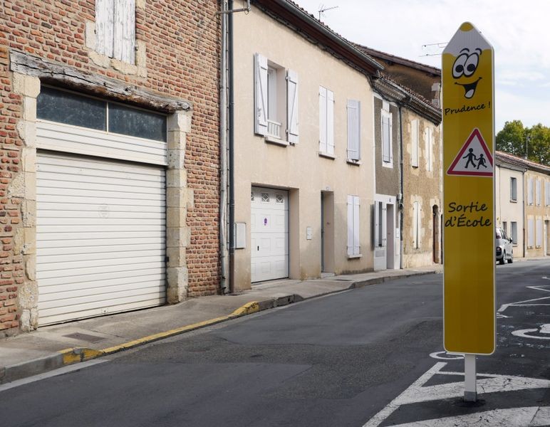 ecoles-panneau.jpg