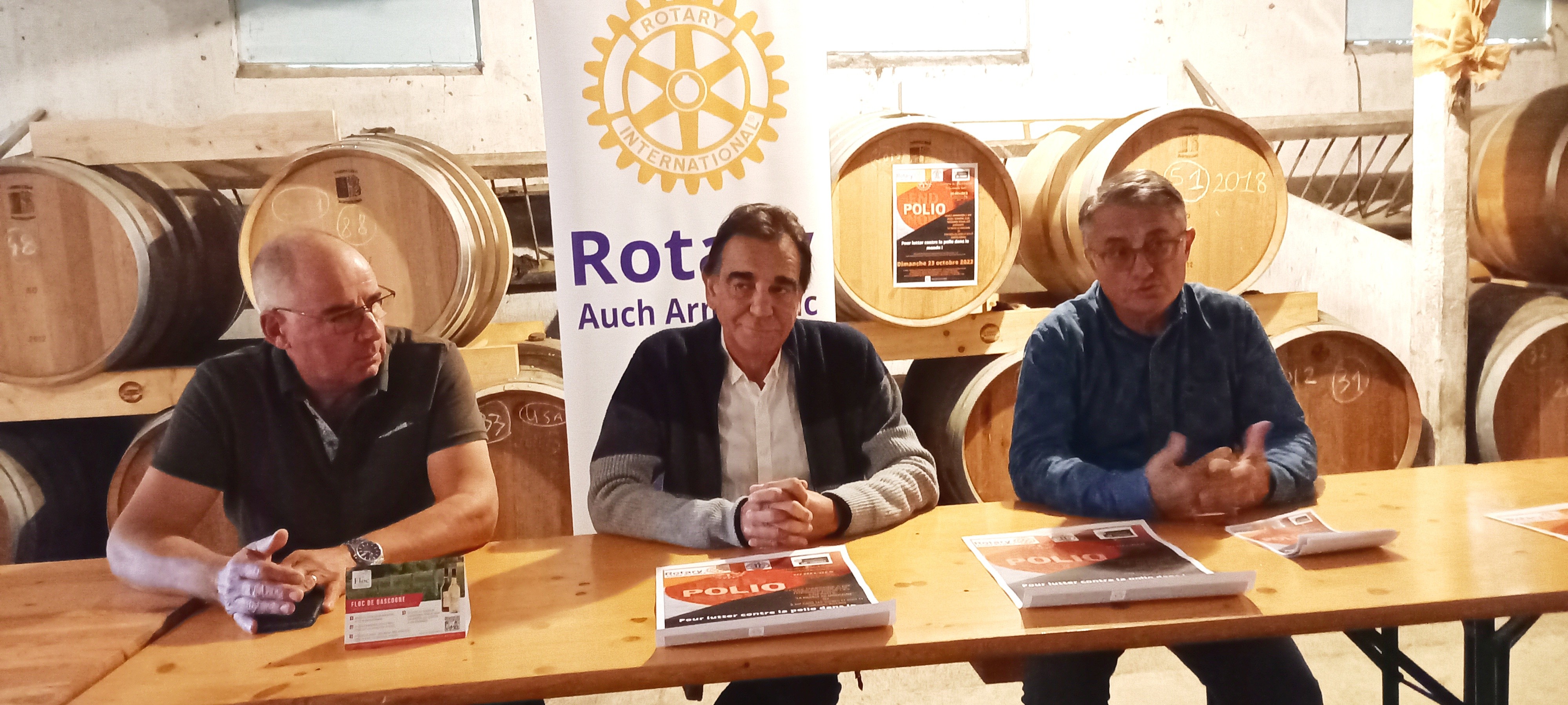 Le président du Rotary club, Gilles Contessi, entouré de Jean-Pierre Calvez et de Michel Baylac