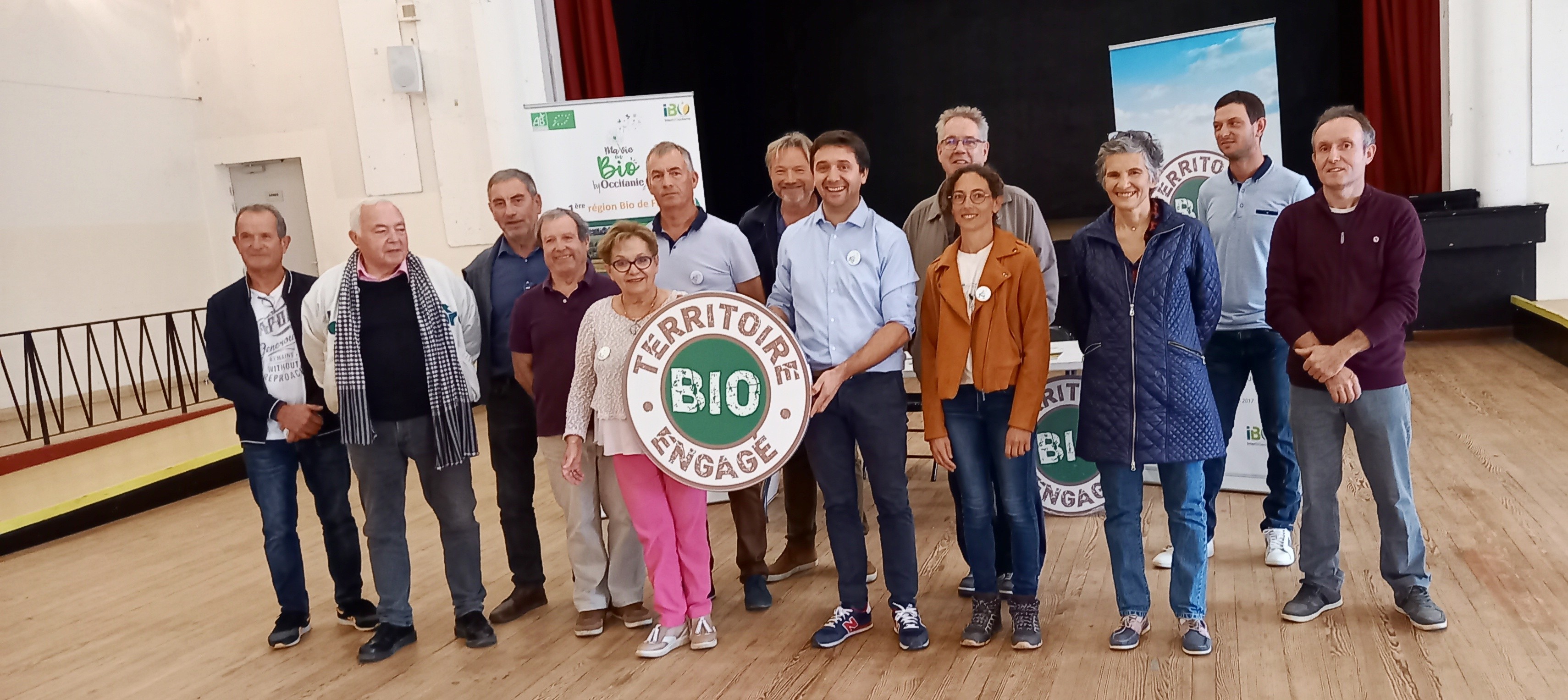 Remise du label, Territoire bio engagé , à Marie-Thérèse Broca-Lannaud, maire de la commune.