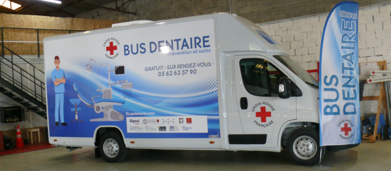 Unique en France, le bus dentaire