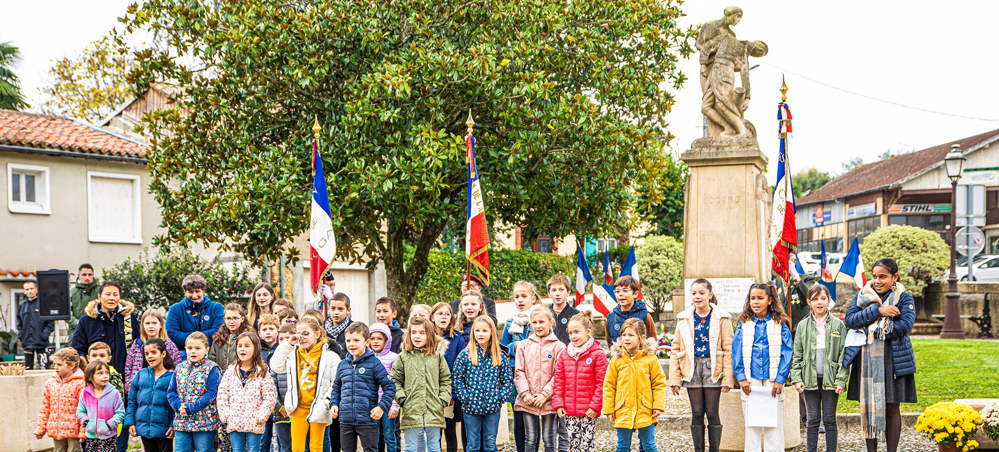 00 Les écoliers chantent la Marseillaise 1bis 111122.jpg