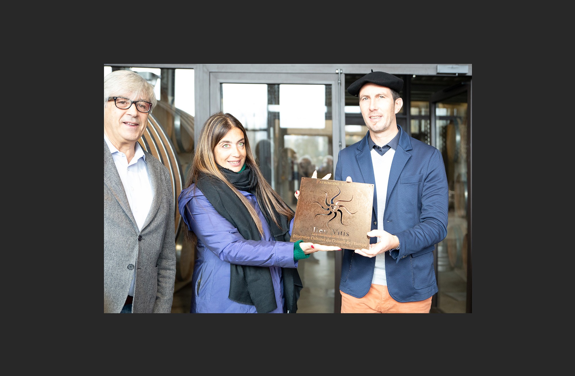 0 Remise de la plaque 1bis021222.jpg