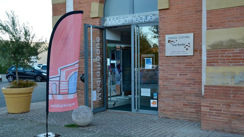 Bibliothèque suivez les flèches