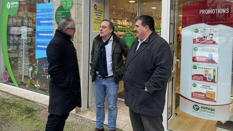 Quand il n'est pas à l'assemblée le député est sur le terrain