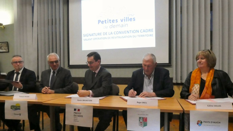 Signature d'une convention ' Petites Villes de Demain" pour Masseube et Seissan