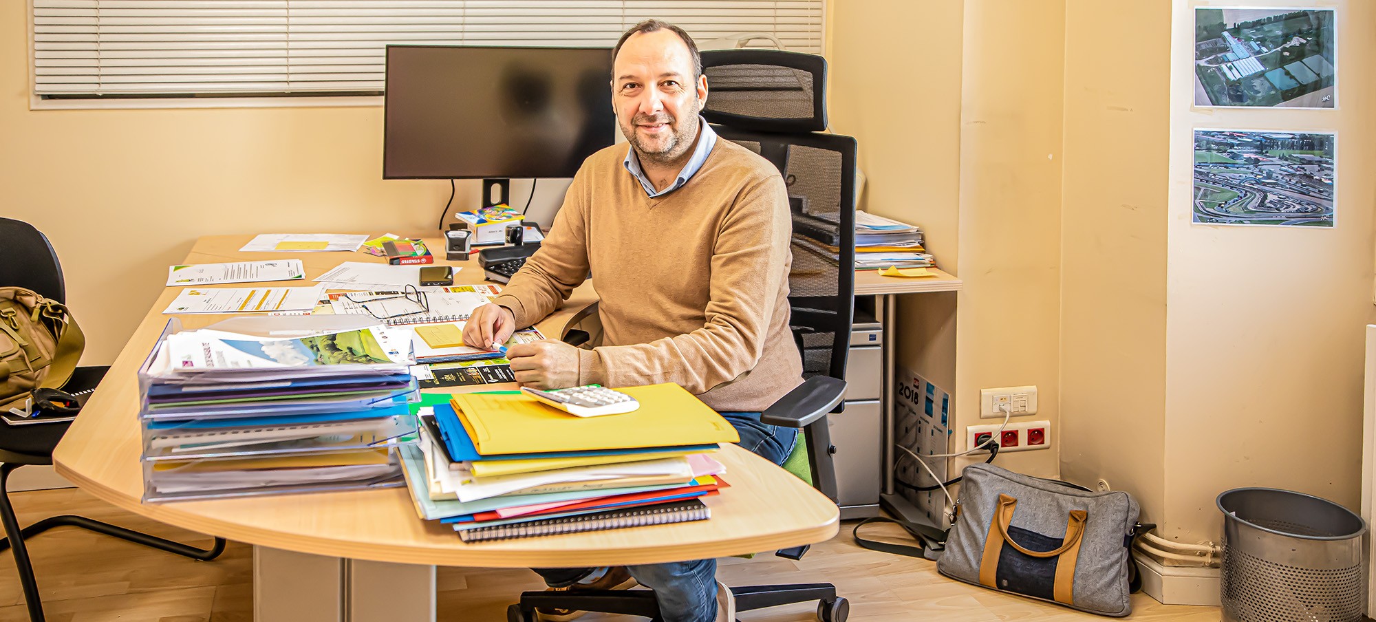 0 David Courallet à son bureau 1bis 100123.jpg