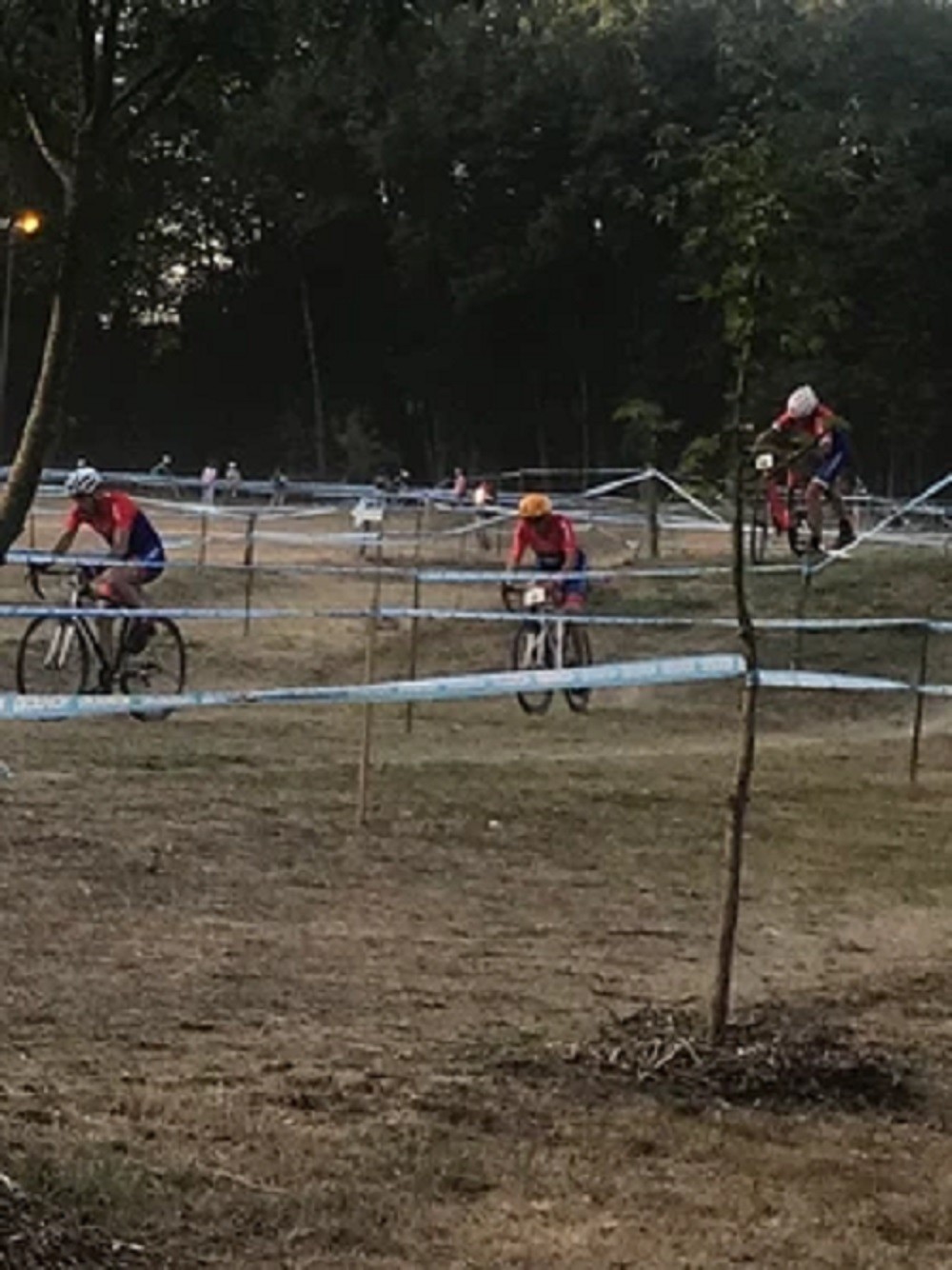 6 heures vélo TOSTADIUM : un rendez-vous cycliste incontournable crédit Ph Arch cor Lionel Lemaire                 Ph Arch Cor