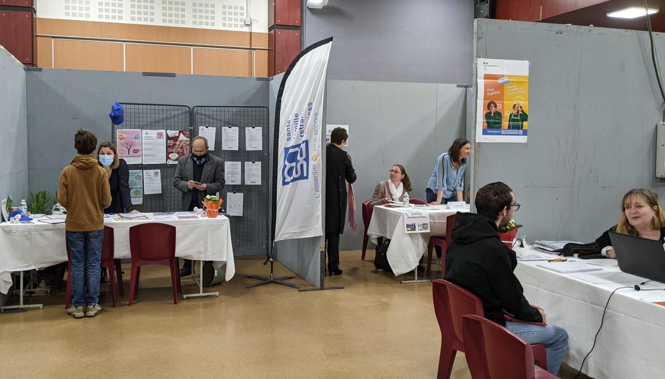 25 stands seront présents