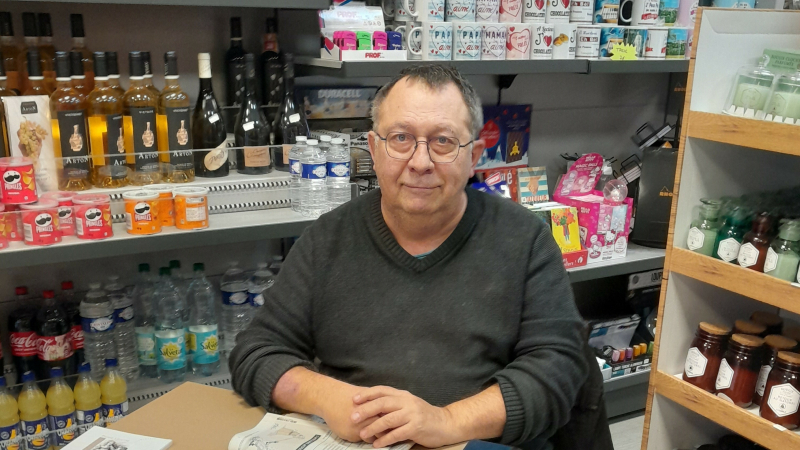 Pierre Léoutre, en séance de signatures au Central