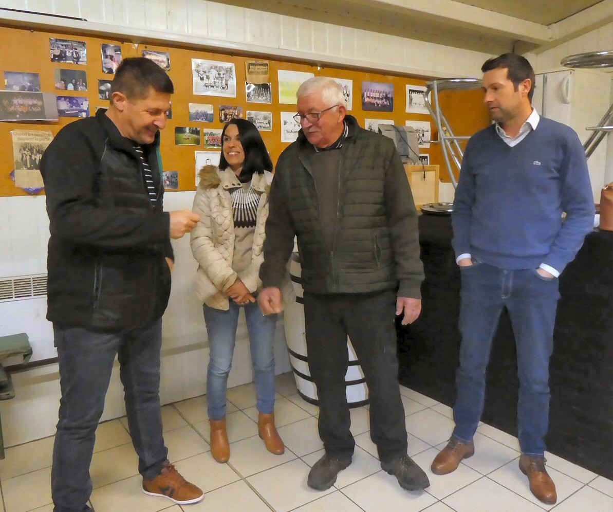 Un chèque qui donne le sourire au Président Christophe Morosi