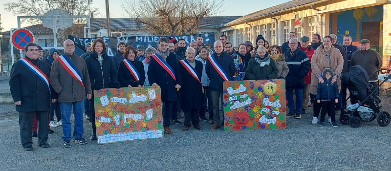 Importante mobilisation des élus et des parents d'élèves contre la suppression d'une classe à Lannepax
